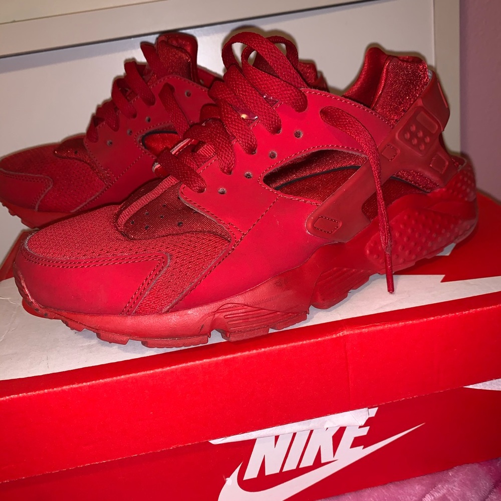 Red huaraches